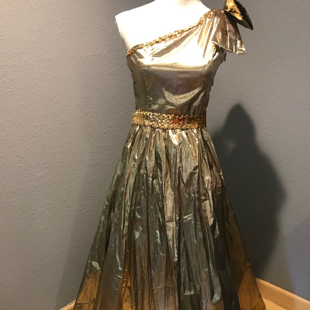 Vintage floor length gold dress with big bow